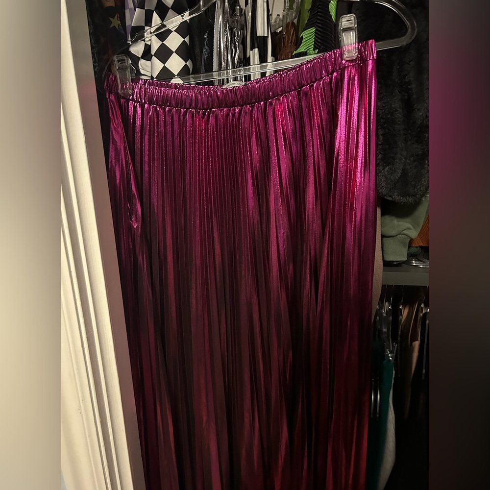 Metallic Pleated Midi Skirt in Cosmic Pink